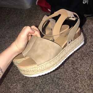 Platform sandals